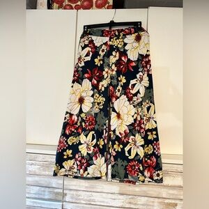 Red and Cream Midi A-Line Capris